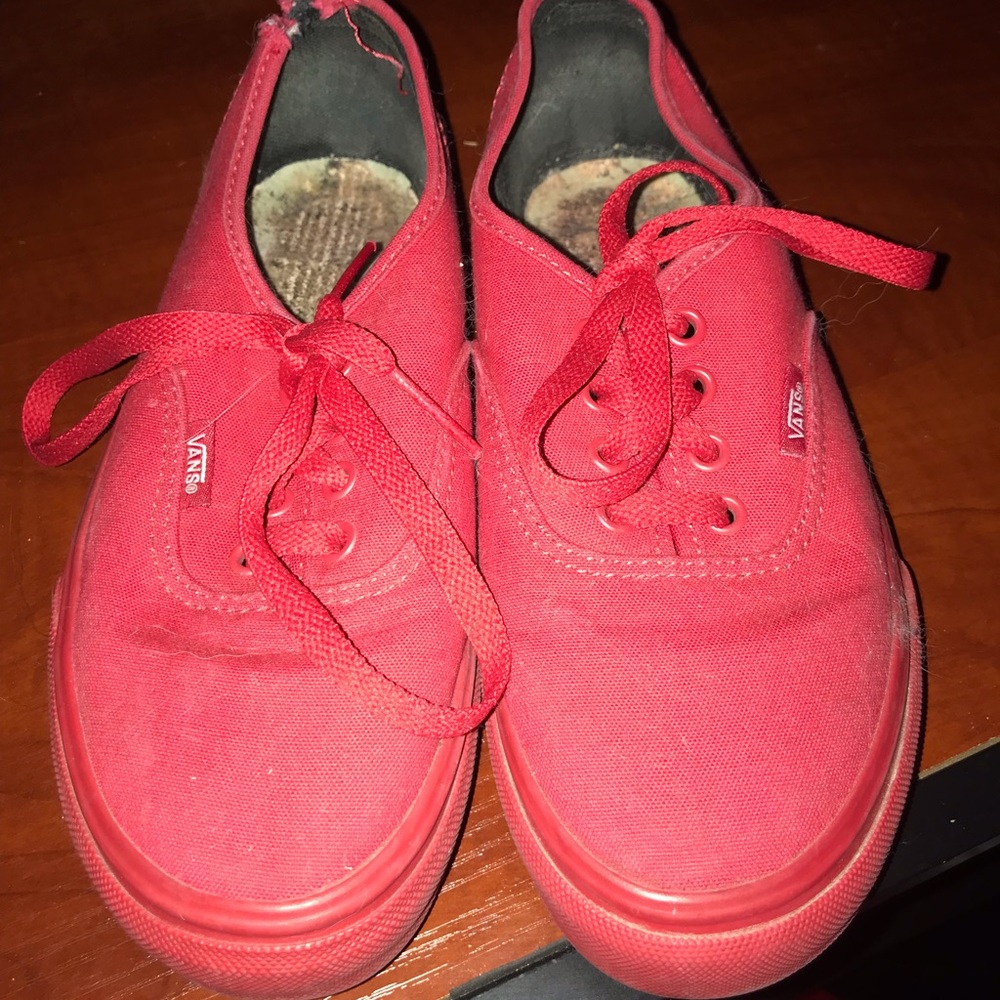 Red vans - Picture 2 of 3